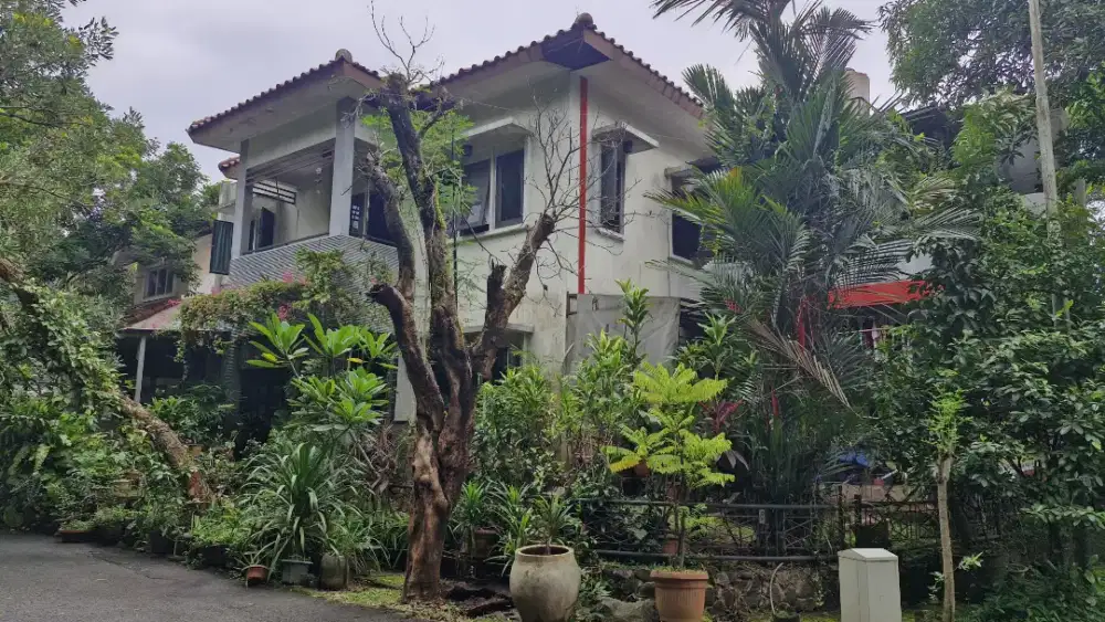 Hotsale! Rumah luas pojok depan fasum sangat privacy, Bintaro Sektor 9