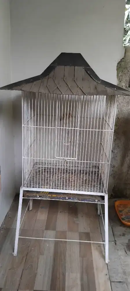 Kandang besi kotak