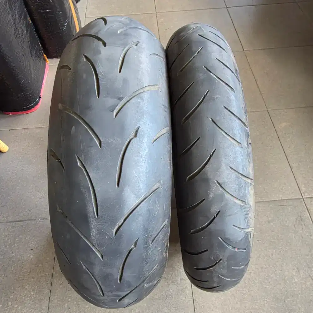 Ban Battlax Moge Depan 120/70-17 Belakang 180/55-17
