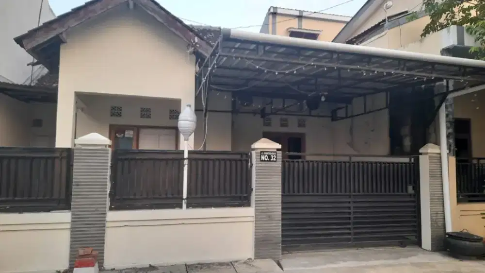 Jual Rumah di komplek Perum Puri Praja