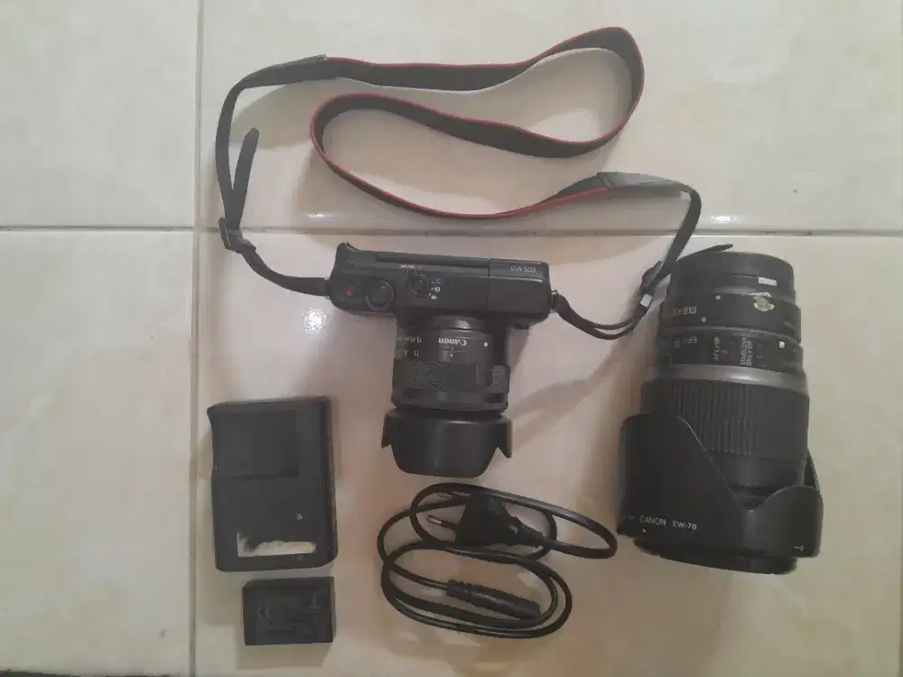 Camera EOS M10 & Lensa Tele