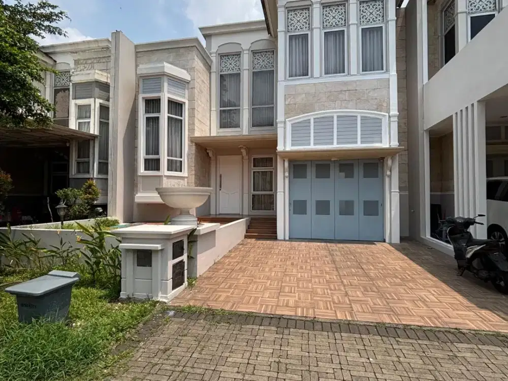 Siap Huni Rumah Private Pool , Greenwich Park Cluster Whitsand - BSD