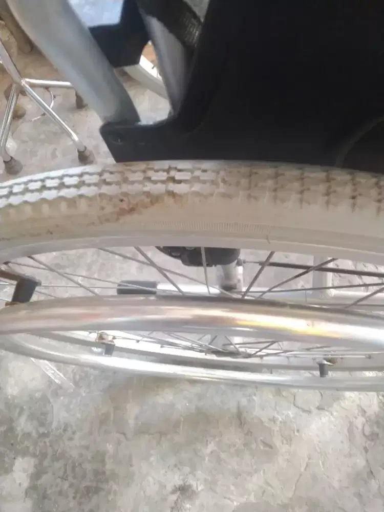 Kursi roda aluminiun kuat