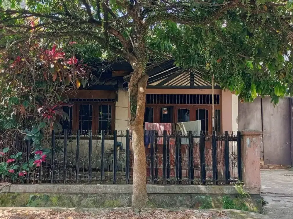 RUMAH HITUNG TANAH DI KOMPLEK ANTAPANI STRATEGIS DEKAT JL TERUSAN JAKARTA