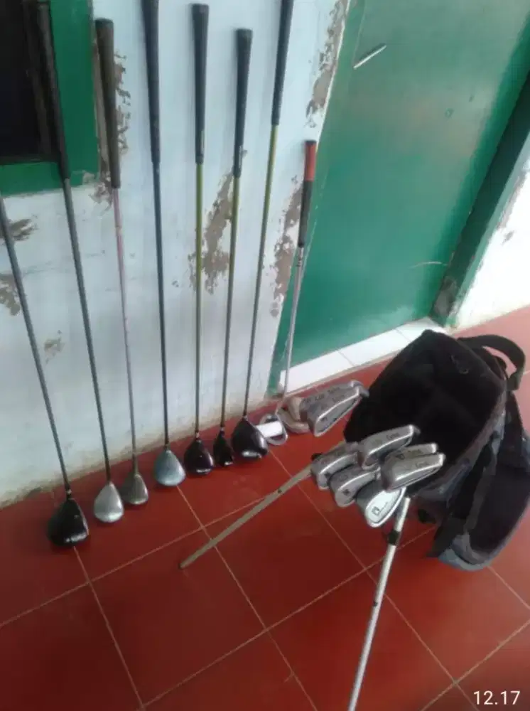 Jual cepet stikgolf ada 17 batang kondisi masih bagus