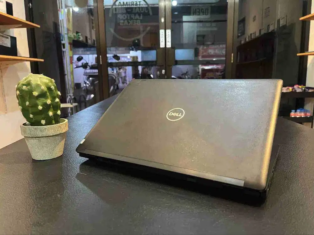 DELL LATITUDE 5290 // CORE i5 GEN8 // RAM 8GB // 12'5INC