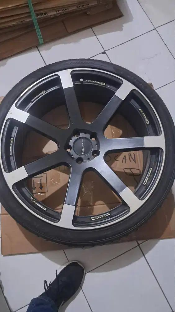 Velg Bekas Alphard Giovanna R22 PCD 5x114.3