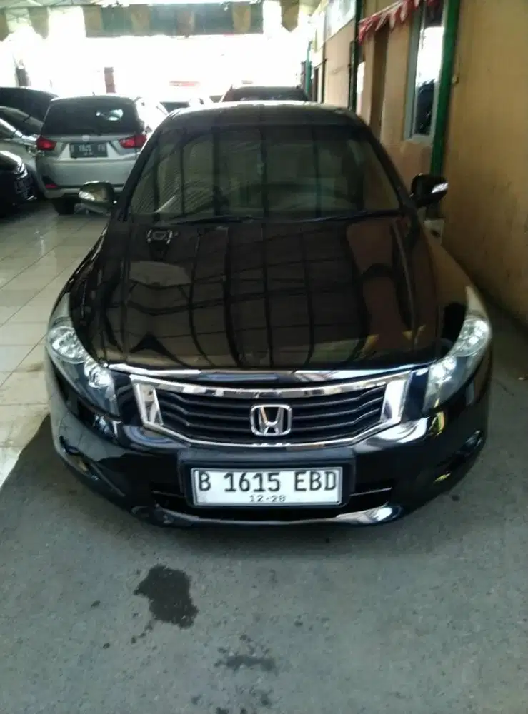DP 12 JT Honda Accord Vtil 2009 Matic Hitam Mulus