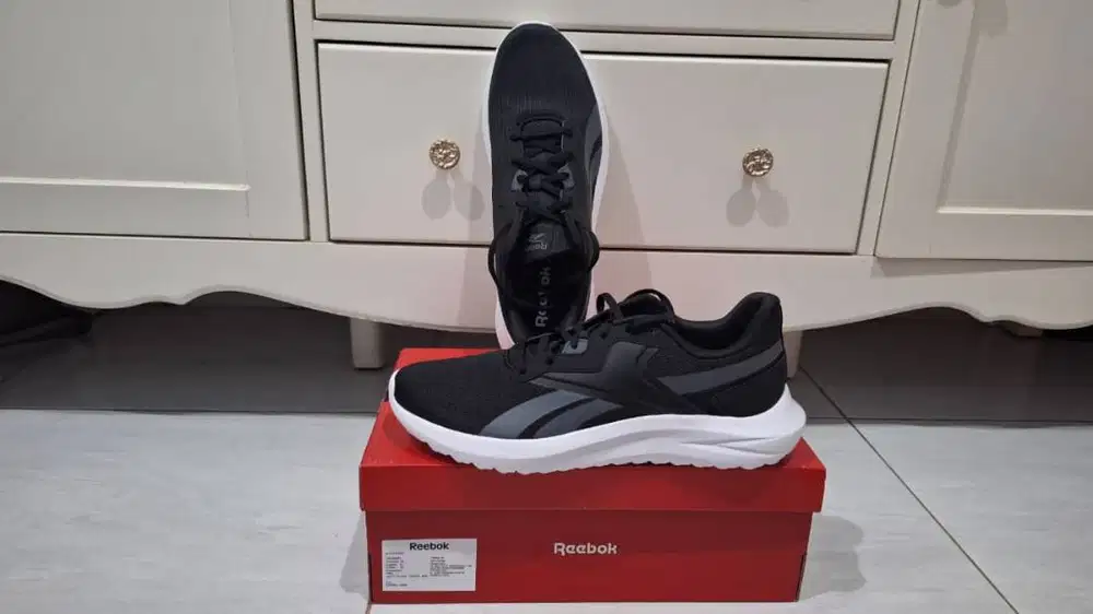 Sepatu Reebok - REE Energen Lux Running Course Original Black/White