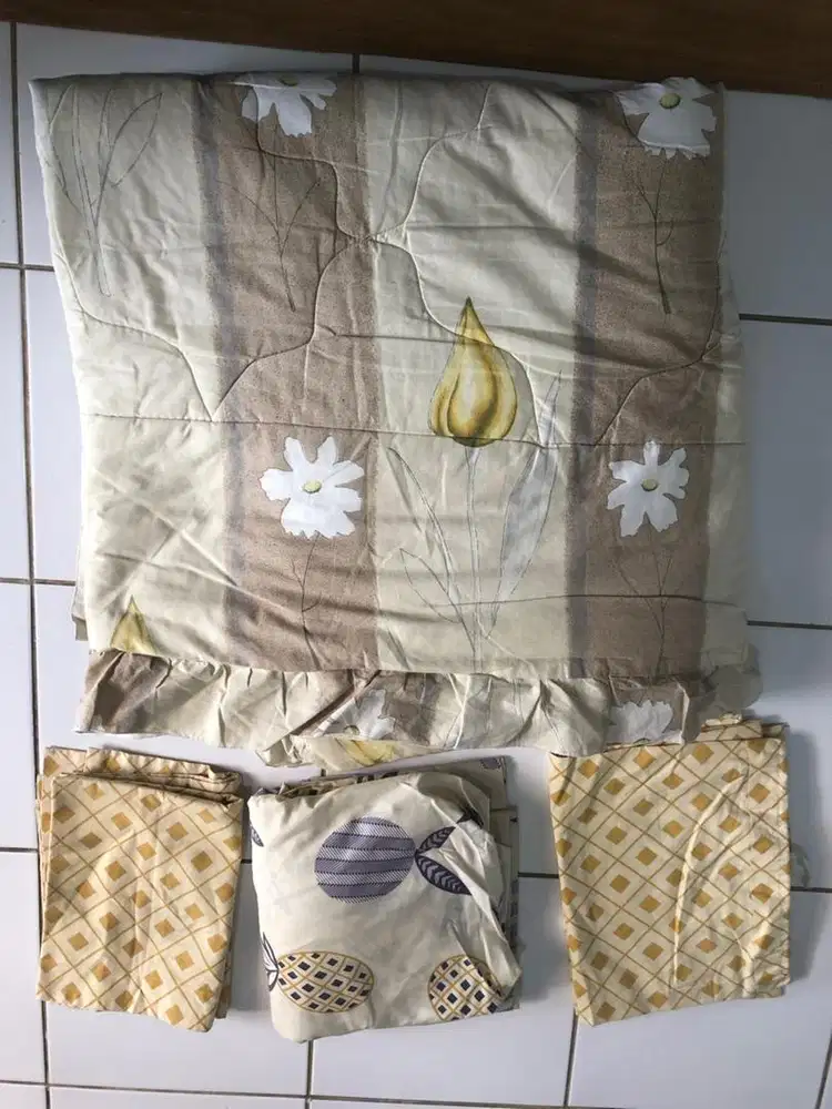 1 Set Sprei Selimut