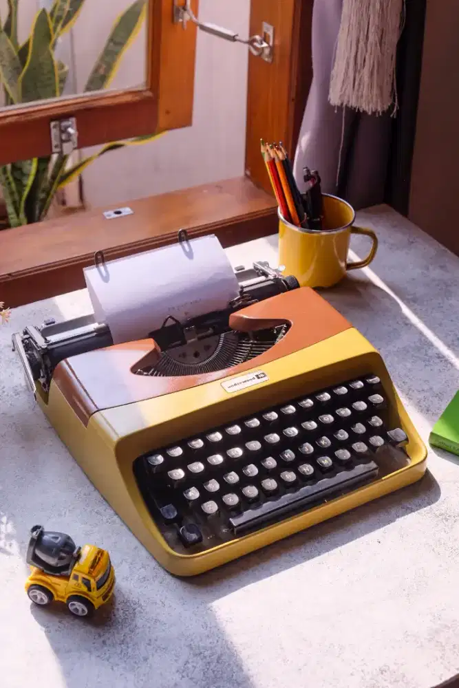 Mesin Ketik (typewriter) Underwood 18