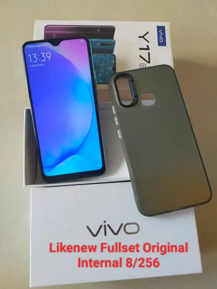 Vivo y17 8/256 likenew