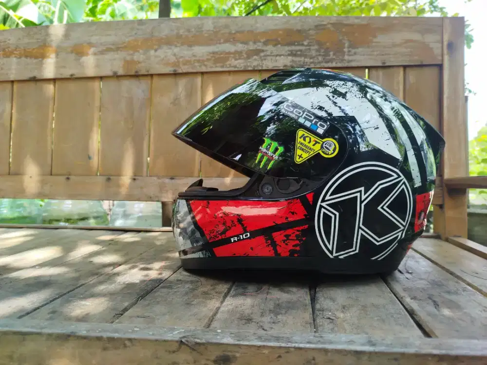Dijual helm KYT R10 ukuran M