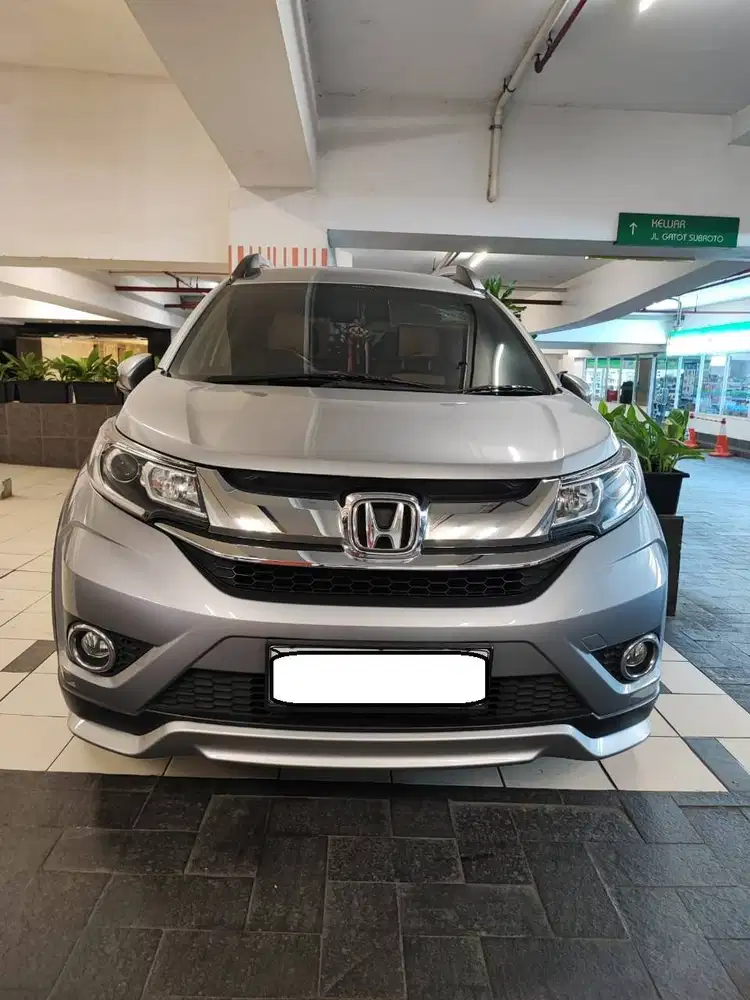 Honda BRV E cvt Silver, 2017 Akhir,