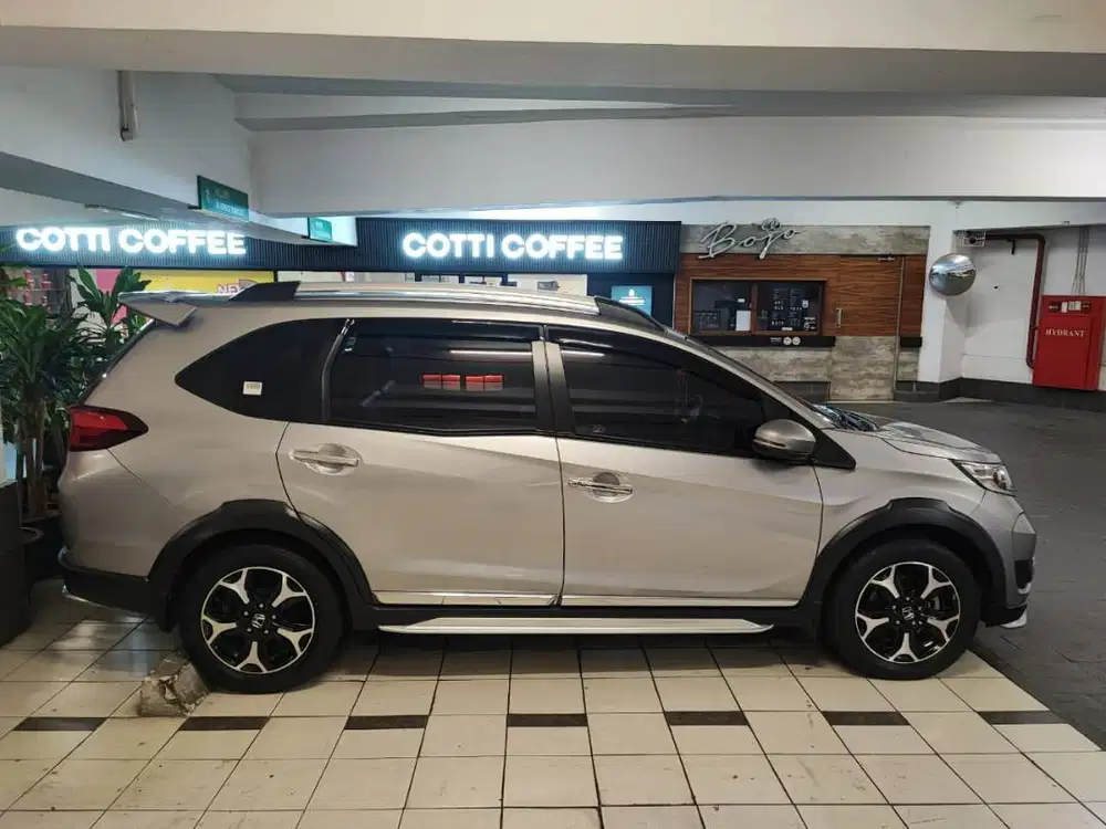 Honda BRV E cvt Silver, 2017 Akhir,