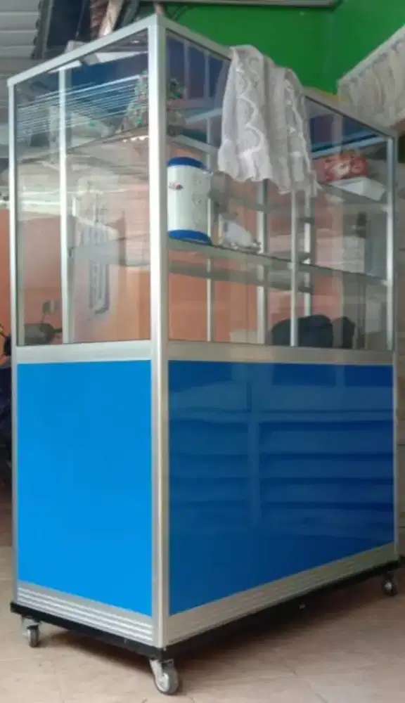 Etalase Jualan Seken Like New