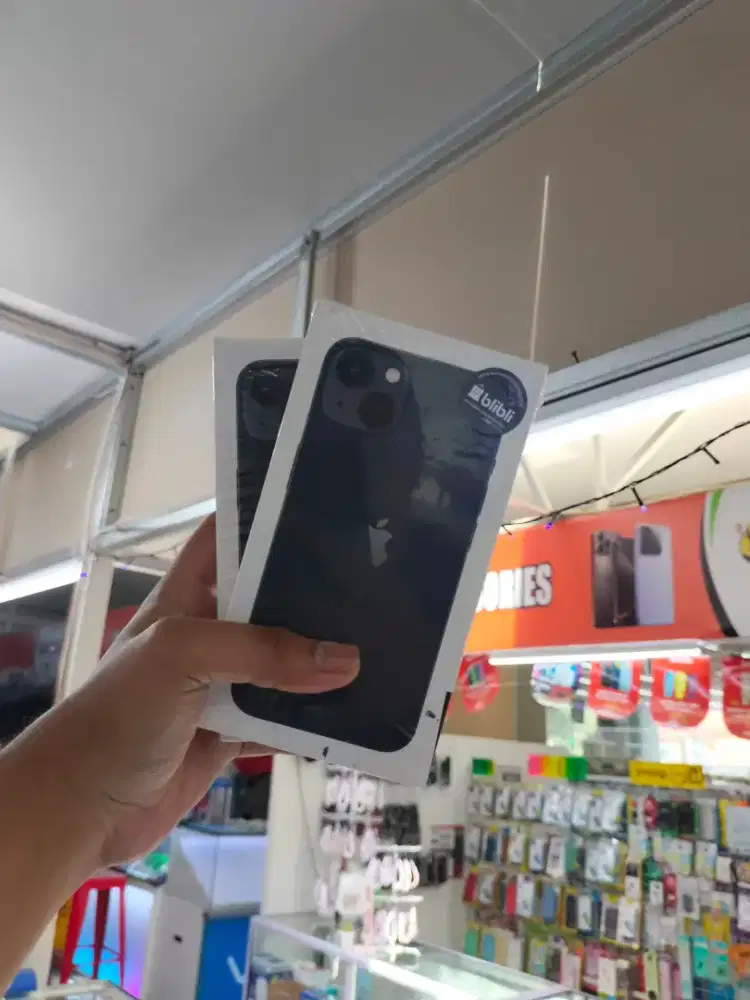 iPhone 13 128gb New Garansi Blibli