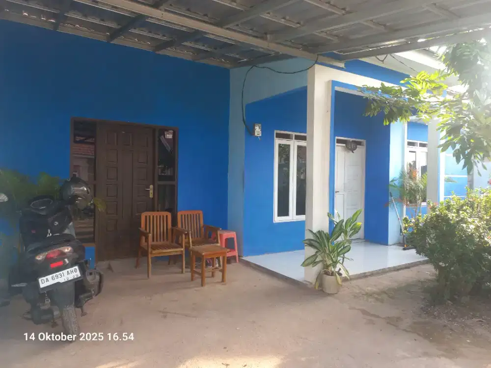 RUMAH bepagar keliling 5 kamar