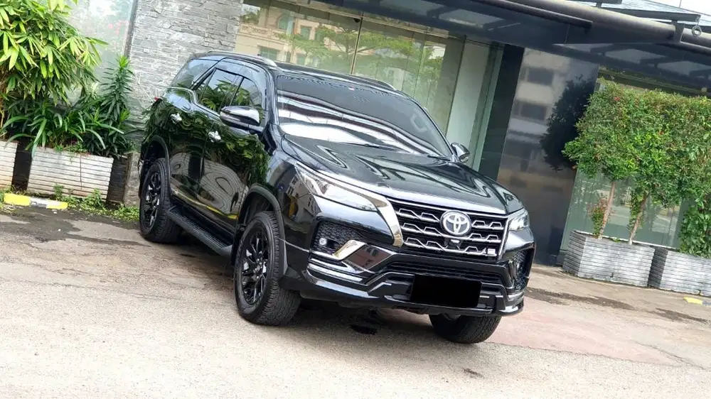 [ GARANSI 5TH ] Toyota Fortuner VRZ GR Sport 2.8 AT Hitam 2024/2025