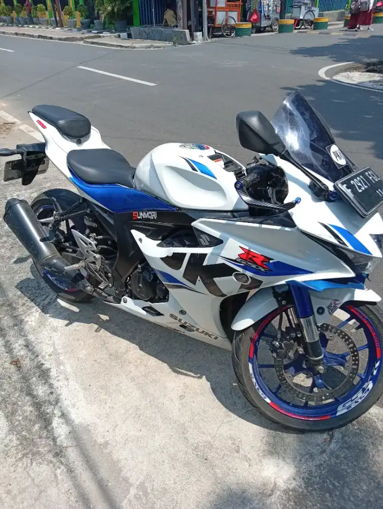Suzuki GSX R150 Keyles simpanan nama sendiri hidup murah bogor lengkap