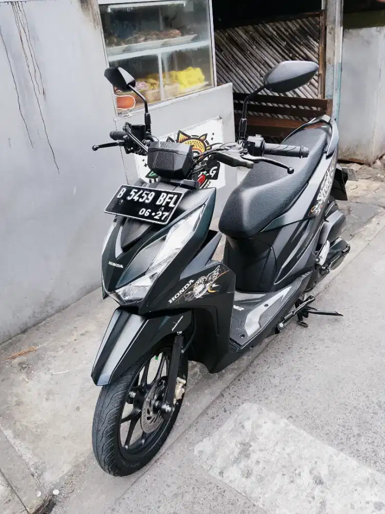Di jual MTR Honda Beat street orisinil kilometer 10 ribu cvt body Aman