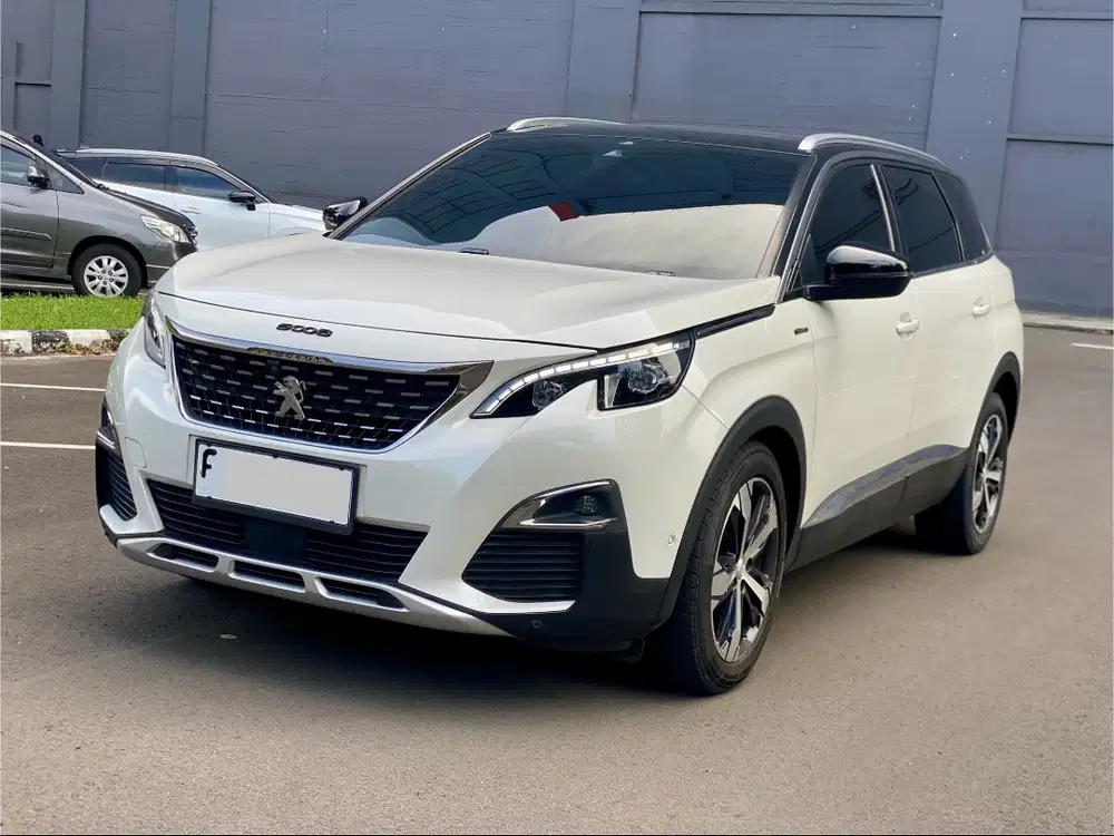 PEUGEOT 5008 GT LINE 1.6 AT 2019 PUTIH