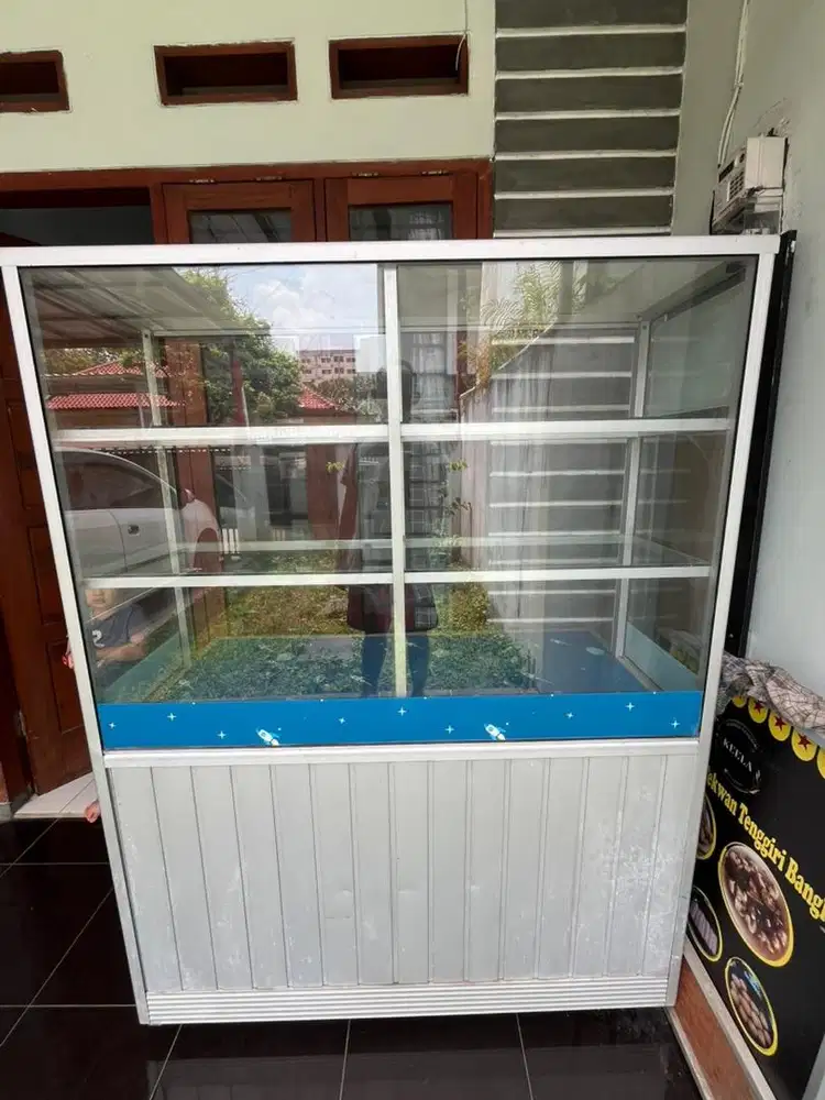 Etalase MURAH lokasi TANGSEL BONUS Paper Bowl dan Kain Vitrase  putih