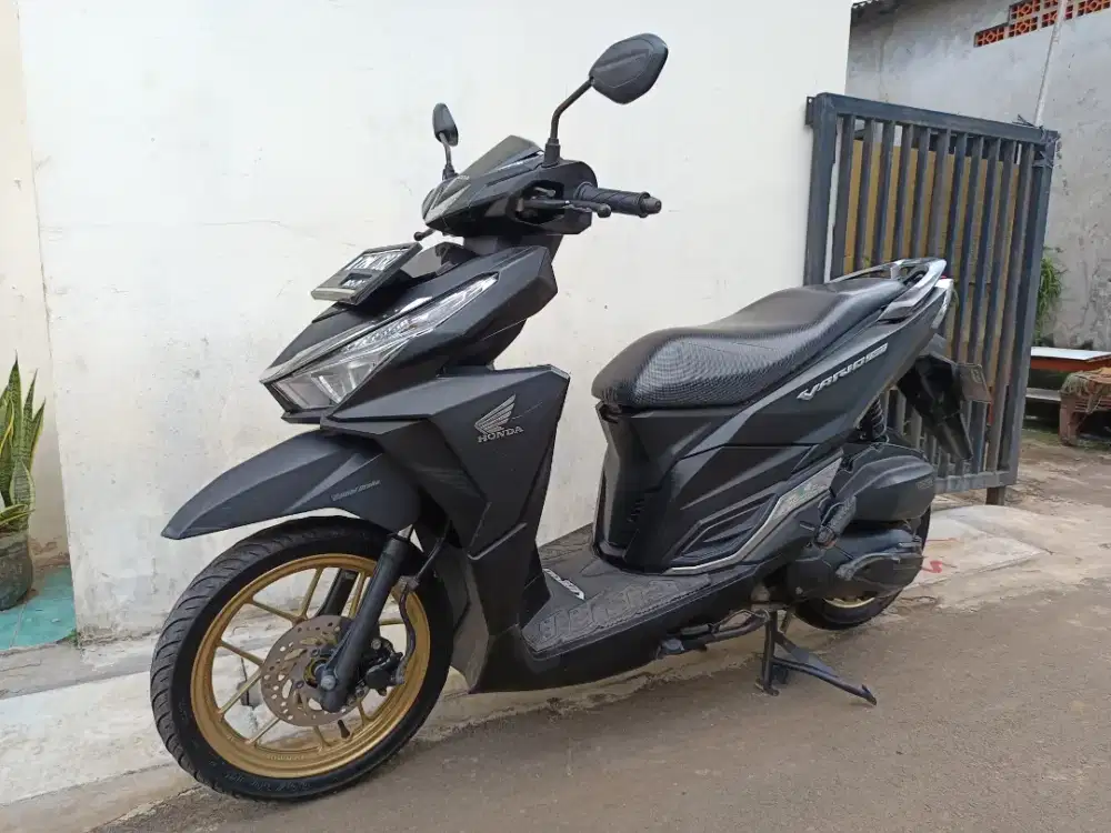 Di jual cepat vario led old 150 2017 siap pakai