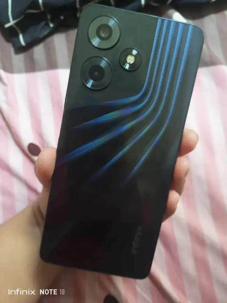 Infinix Hot 30 8/256 GB — Hp dan Cas Tidak Ori + Bonus Case