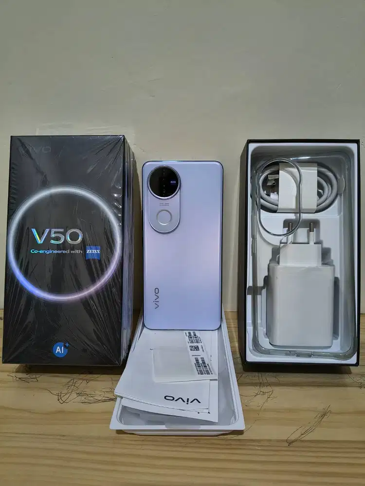 Vivo V50 5G 12/256 Garansi Panjang Like New Istimewa