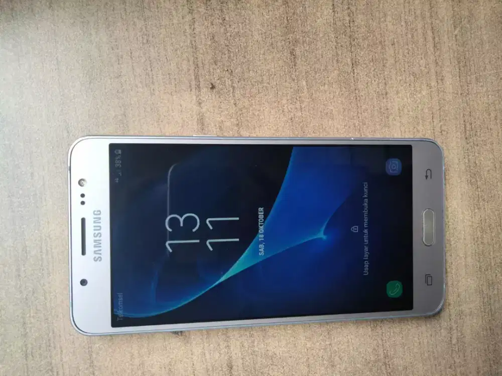 Samsung Galaxy J5 (2016) 2/16 GB Amoled