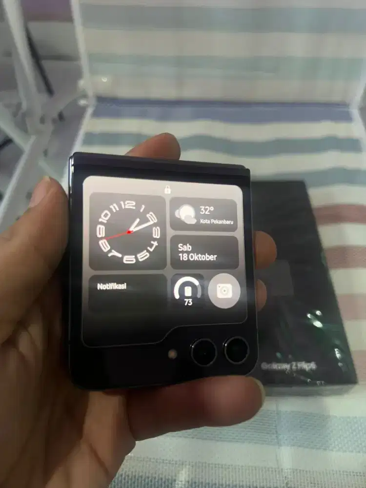Samsung z flip 5 512GB like new