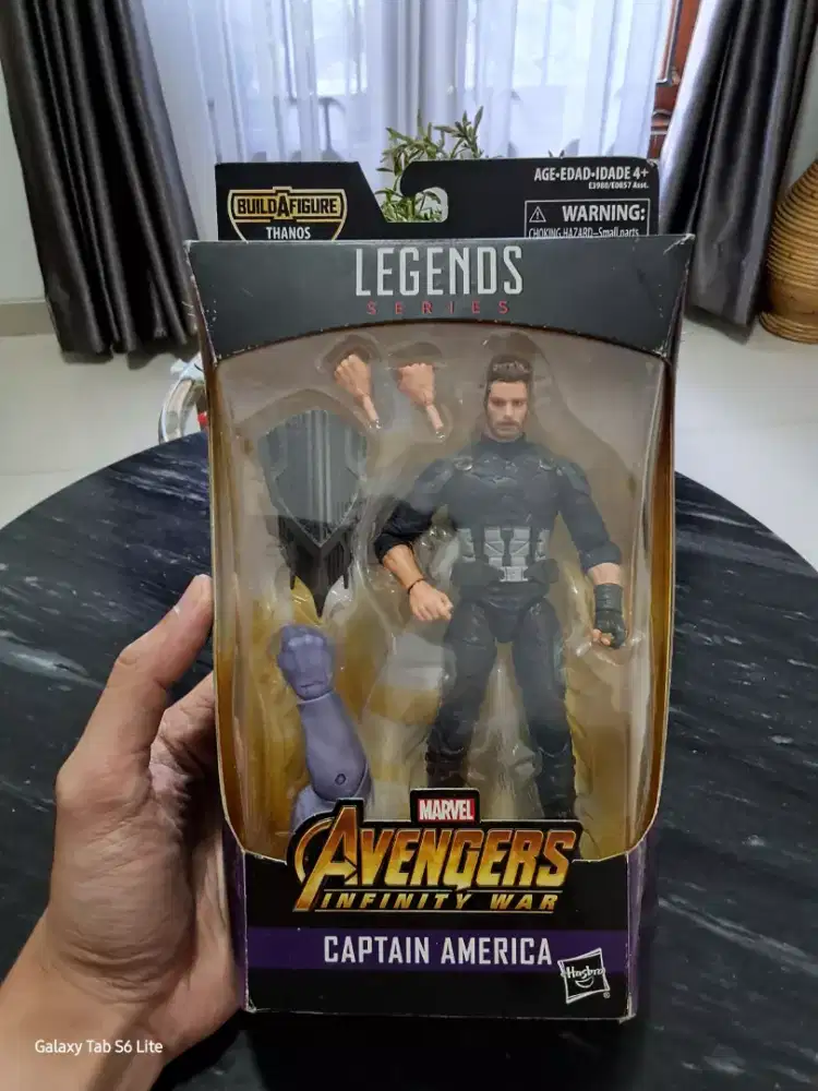 CAPTAIN AMERICA Action Figure LEGEND SERIES original HASBRO