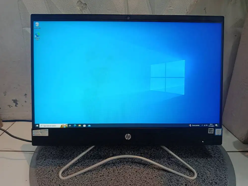 Komputer hp All in One  Intel core i3-8130U 2.2GHz Ram 4 GB