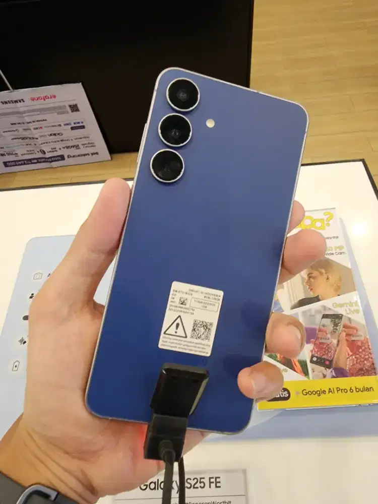 Samsung S25 fe 512gb
 free galaxy fit3