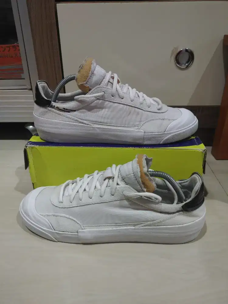 Sepatu Nike drop type white black preloved size 43