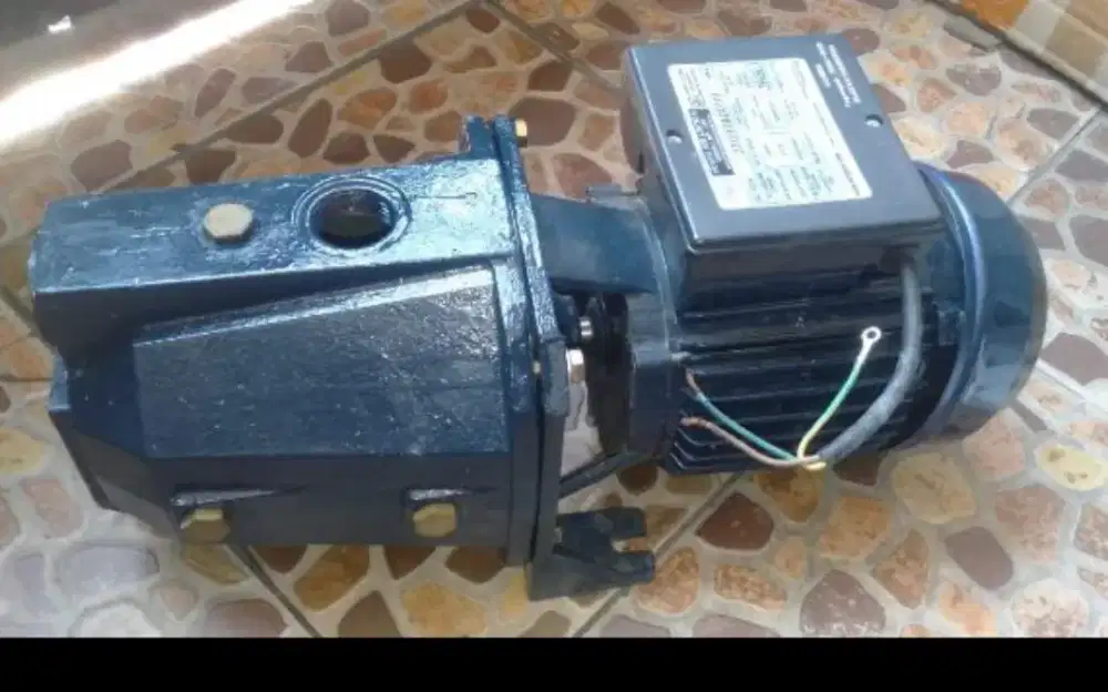 Pompa Air Listrik (sumur dalam) semi jet pump UCHIDA