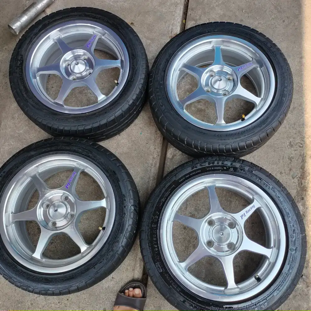 Velg buddy club P1 racing ring 15x6,5 4x100 ET 42 ban 195/50 R15