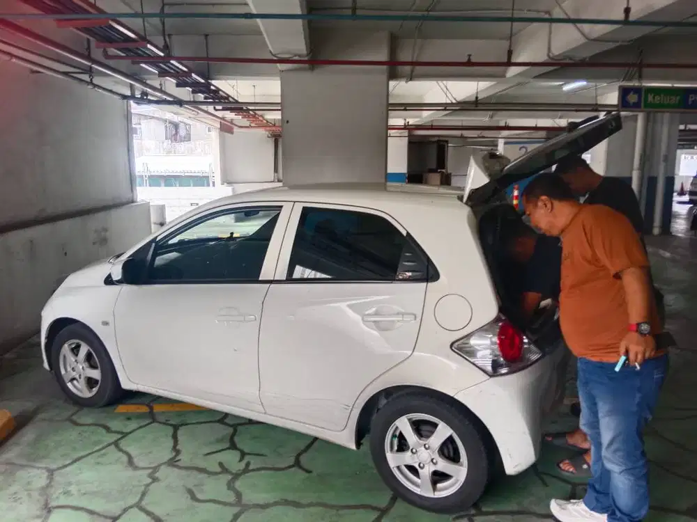 JUAL BRIO Putih 2014 matic, km hanya 32.000,tangan pertama