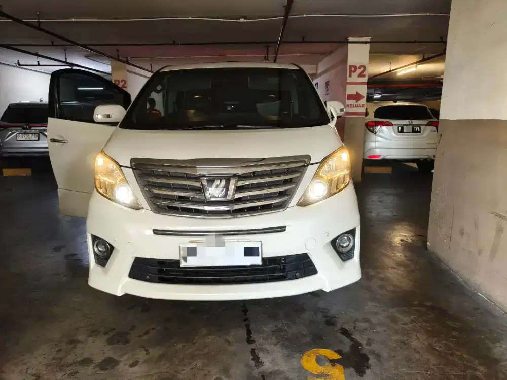 Alphard 2.4 tipe S 2011. Pilot seat kulit original