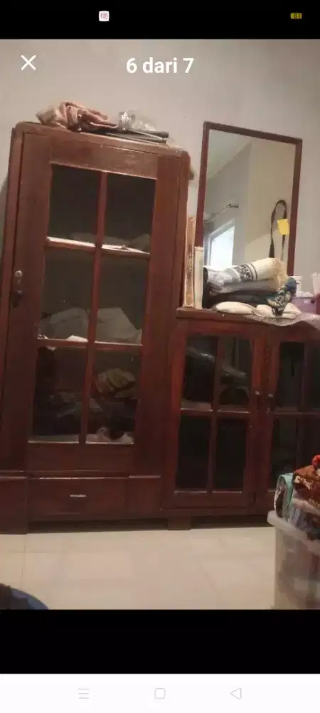 Lemari buku 3 pintu