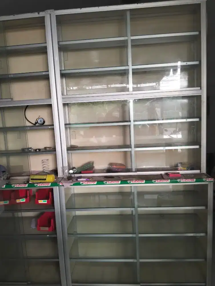 Dijual 2 Cepat Etalase Kaca Tinggi 2,34 M second