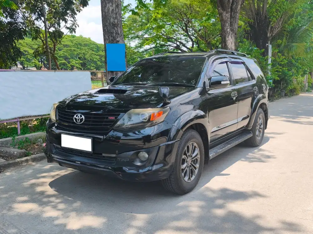 Toyota fortuner g vnt trd matic diesel