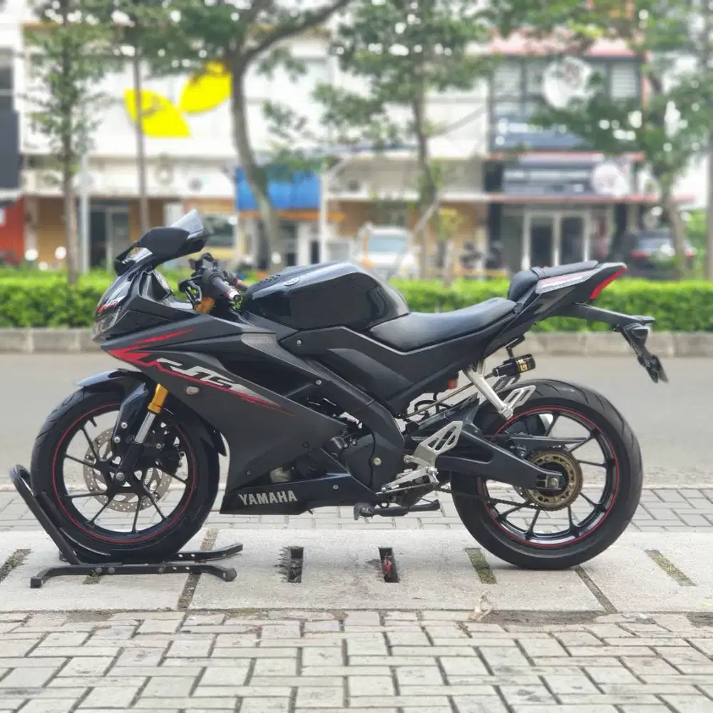 YAMAHA R15 V3 BLACK  2019 PAJAK PANJANG KM RENDAH SIAP GASPOL