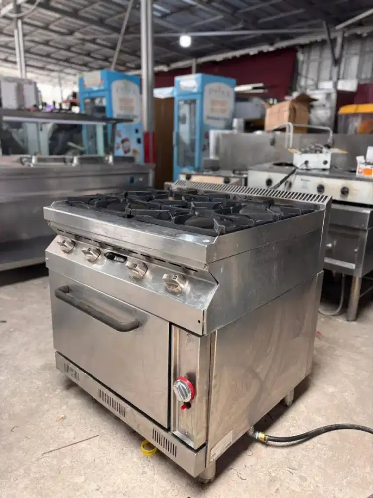 Kompor 4 tungku high pressure plus oven
Ukuran 80x75x85

Harga 7,5jt