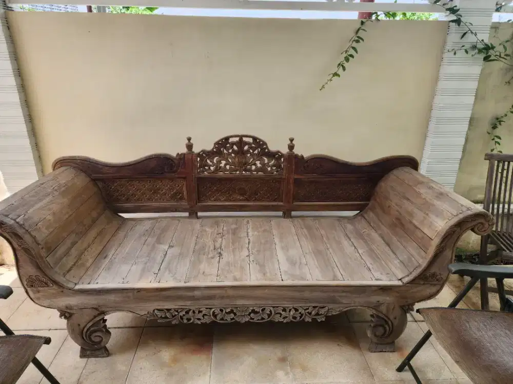 Kursi Kayu Jati Besar