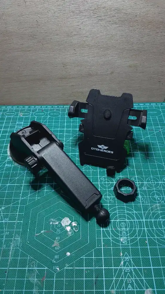 Place handphone car