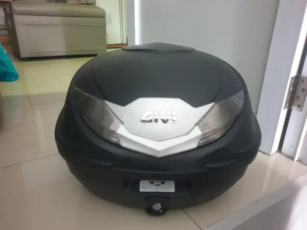 Box Givi B36NT kondisi bagus