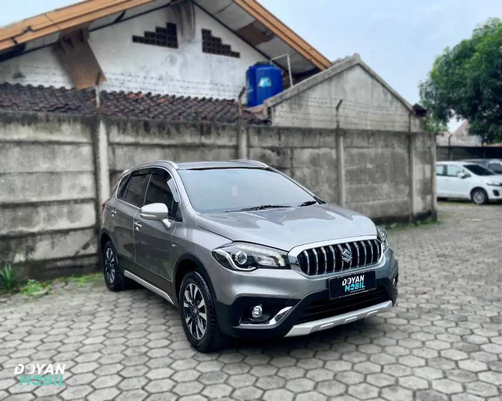 CASH SUZUKI SX4 S-Cross A/T 2019 (pemakaian 2020) - Silver Metallic