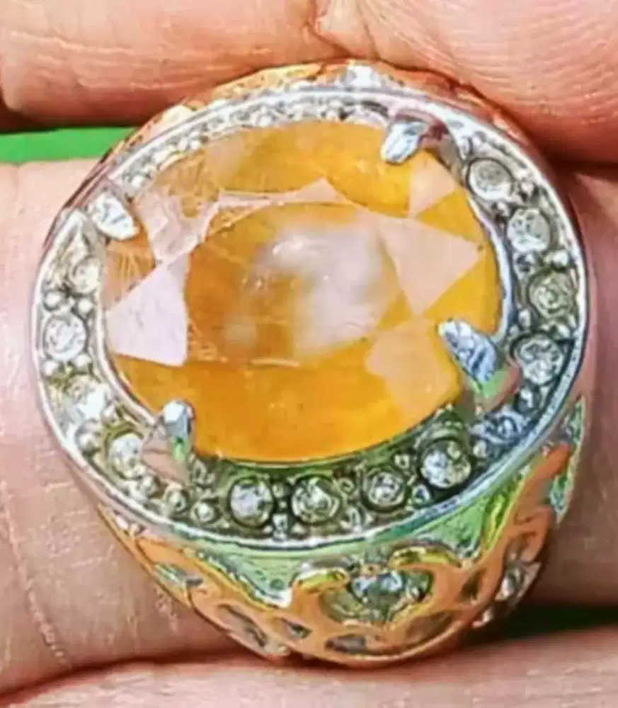 Yellow Sapphire natural Luster ajib